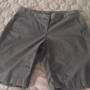 J.Crew sz4 Bermuda shorts. Worn a couple times.